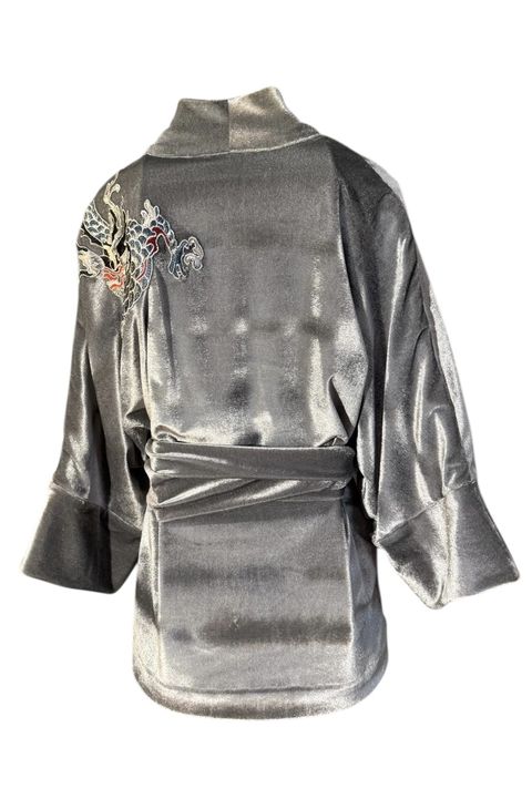 Kimono Jin Veludo Prata Dragão Folk2 Cinza - 187 - Bo Eugenia Bologna