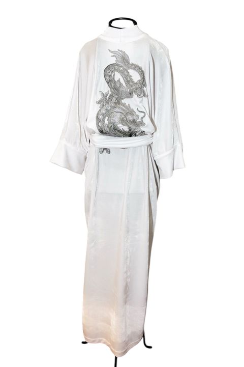 Kimono Yu Veludo Branco Dragão Ancestral Prata - ... - Bo Eugenia Bologna