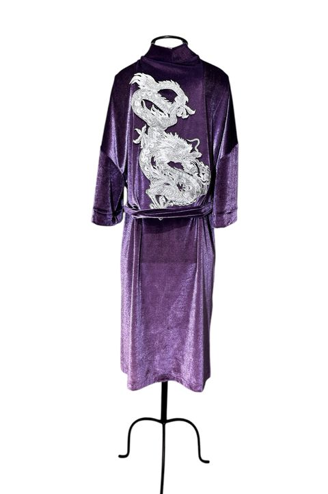 Kimono Yu Veludo Lilás Dragão Ancestral Prata - ... - Bo Eugenia Bologna
