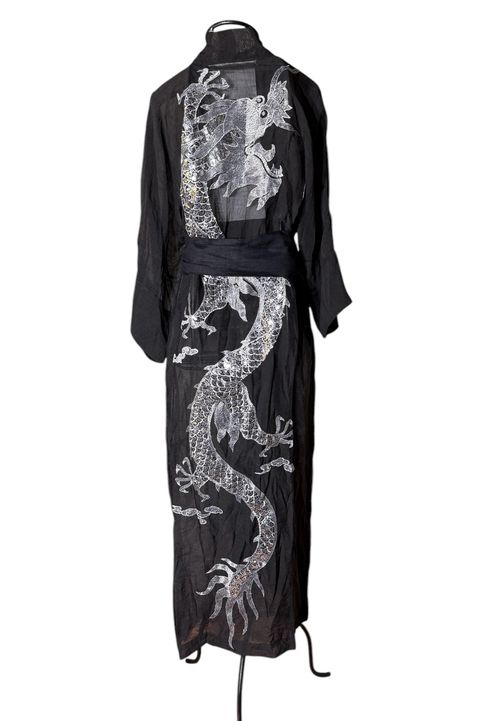 Kimono Nami Crepe Preto Dragão do Gelo - 130 - Bo Eugenia Bologna