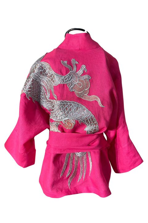Kimono Yang Linho Pink Abraço Do Dragão Prata - ... - Bo Eugenia Bologna