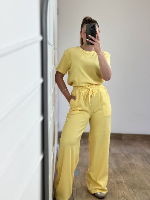 Conjunto Calça e Blusa Amarelo Manteiga - 387781 - RAFITA MODA FEMININA