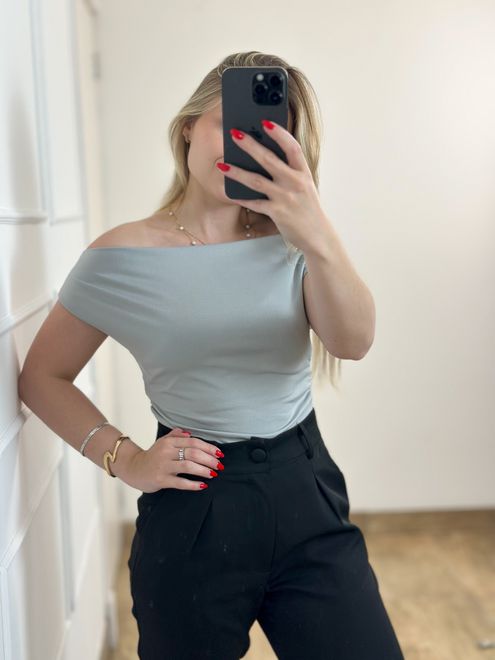 Blusa Poliamida Ombro a Ombro Cinza - 288534 - RAFITA MODA FEMININA