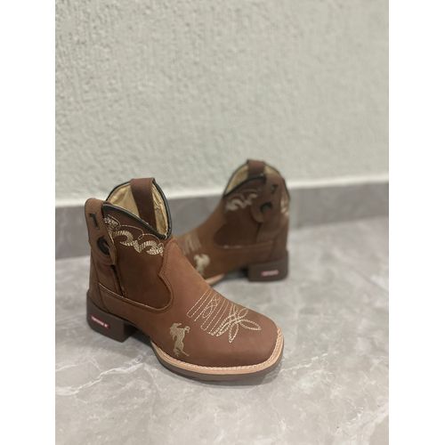 BOTINA CANO MÉDIO EM COURO HORSE NESCAU BORDADO CA... - Botas Texanas Bruto