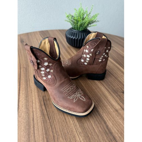 BOTINA CANO MÉDIO EM COURO BORDADO FLORES MARROM E... - Botas Texanas Bruto