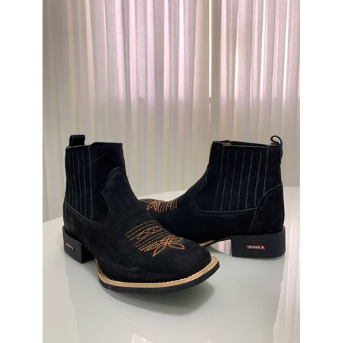 BOTINA EM COURO NOBUCK PRETO - BM13 - Botas Texanas Bruto