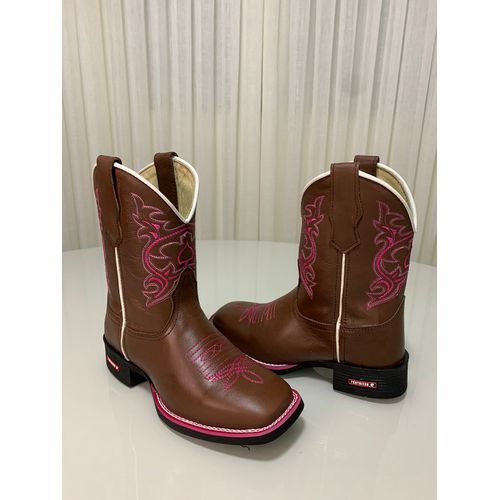 TEXANA CAPOTINHA EM COURO MARROM BORDADO ROSA VIRA... - Botas Texanas Bruto