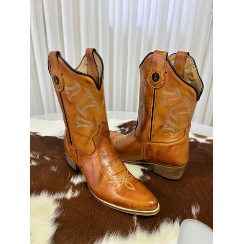 BOTA TEXANA CANO CAPOTINHA EM COURO LATEGO MOSTARD... - Botas Texanas Bruto