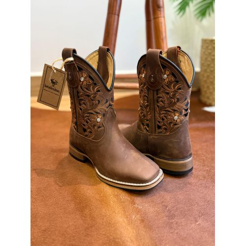 BOTA TEXANA CANO CAPOTINHA EM COURO MARROM BORDADO... - Botas Texanas Bruto