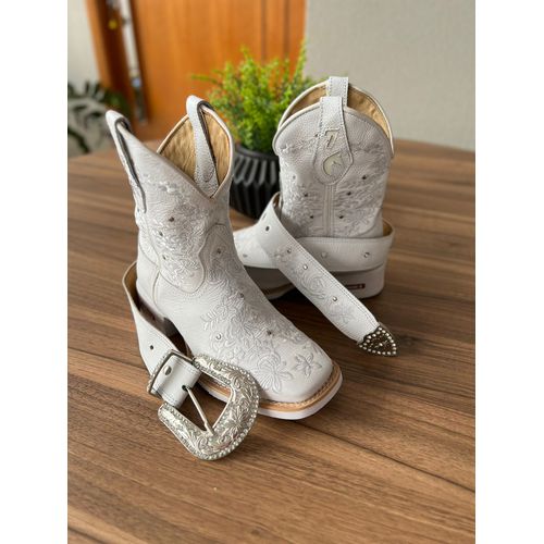 COMBO BOTA TEXANA + CINTO EM COURO BRANCO COM BORD... - Botas Texanas Bruto