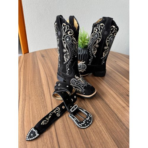 COMBO BOTA TEXANA EM COURO NOBUCK PRETO BORDADO TR... - Botas Texanas Bruto