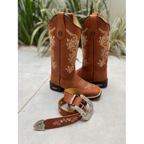 COMBO BOTA TEXANA + CINTO EM COURO CARAMELO BORDAD... - Botas Texanas Bruto