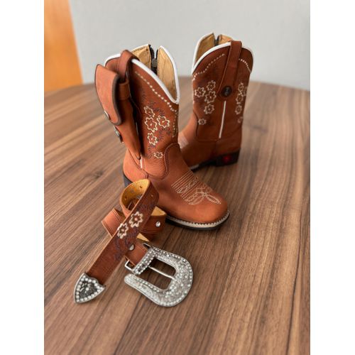 COMBO TEXANA INFANTIL EM COURO TELHA BORDADO FLORE... - Botas Texanas Bruto