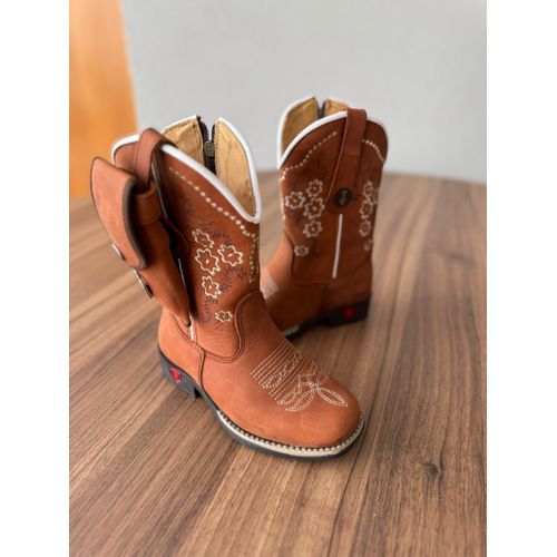 TEXANA INFANTIL EM COURO TELHA BORDADO FLORES BEGE... - Botas Texanas Bruto
