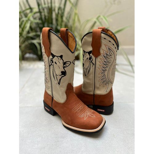 BOTA TEXANA EM COURO BORDADO NELORE - BTM64 - Botas Texanas Bruto