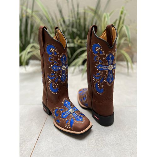 BOTA TEXANA EM COURO BORDADO CRUZ COM METAIS - BTF... - Botas Texanas Bruto
