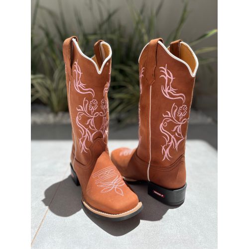 BOTA TEXANA EM COURO BORDADO FLORES ROSA - BTF202 - Botas Texanas Bruto
