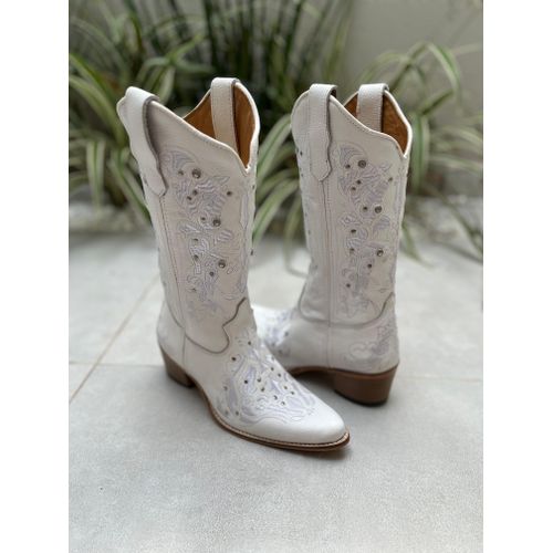 BOTA TEXANA EM COURO E BORDADOS BRANCO COM METAIS ... - Botas Texanas Bruto