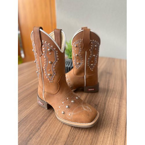 BOTA TEXANA EM COURO BORDADO COM METAIS CANO TRADI... - Botas Texanas Bruto