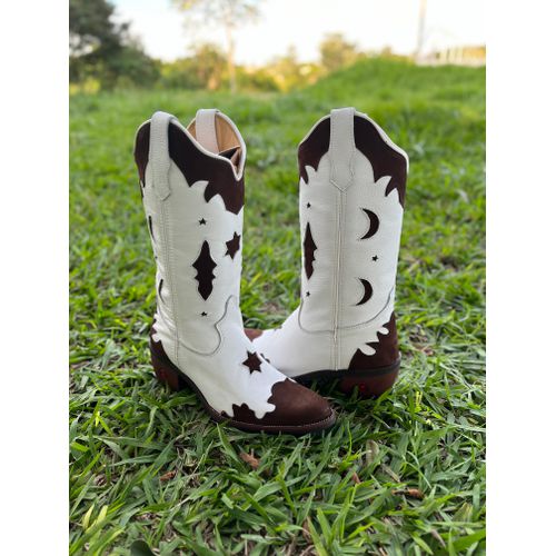 BOTA TEXANA EM COURO MARROM E BRANCO COM RECORTES ... - Botas Texanas Bruto