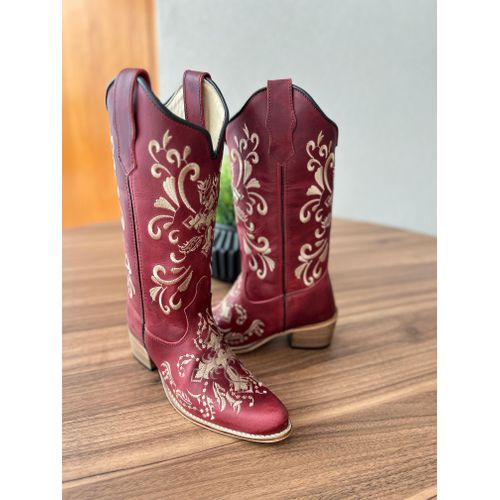 BOTA TEXANA EM COURO VERMELHO BORDADO CRUZ BICO FI... - Botas Texanas Bruto