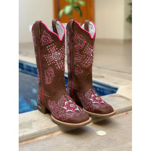 TEXANA COURO MARROM BORDADO CRUZ ROSA + METAIS - b... - Botas Texanas Bruto