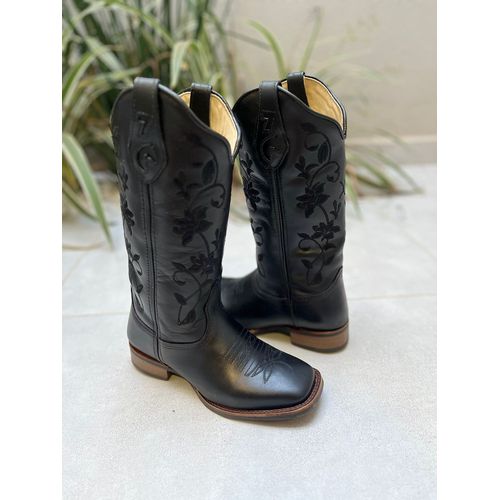BOTA TEXANA EM COURO PRETO BORDADO FLORES ALL BLAC... - Botas Texanas Bruto