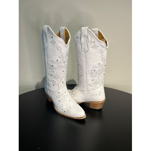 BOTA TEXANA EM COURO E BORDADO BRANCO BICO FINO MA... - Botas Texanas Bruto