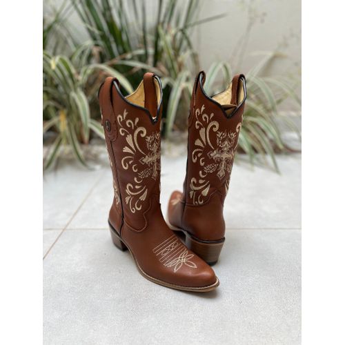 BOTA TEXANA EM COURO MUSTANG BORDADO CRUZ E FLORAO... - Botas Texanas Bruto