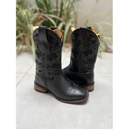 BOTA TEXANA EM COURO ALL BLACK BORDADO FLORES CANO... - Botas Texanas Bruto