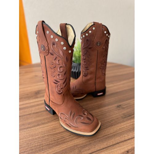 BOTA TEXANA EM COURO MARROM BORDADO RAMOS COM META... - Botas Texanas Bruto