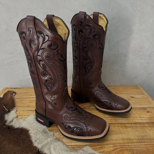 BOTA TEXANA EM COURO MARROM BORDADO TRIBAL PRETO -... - Botas Texanas Bruto