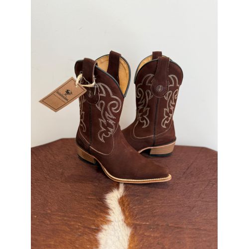 BOTA TEXANA EM COURO NOBUCK CHOCOLATE BORDADO BEGE... - Botas Texanas Bruto
