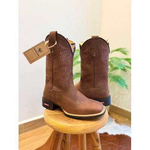 BOTA TEXANA EM COURO BORDADO RAMOS MARROM - BTF568 - Botas Texanas Bruto