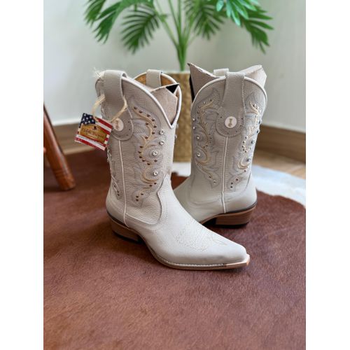 BOTA TEXANA EM COURO OFF WHITE BORDADA BICO FINO S... - Botas Texanas Bruto