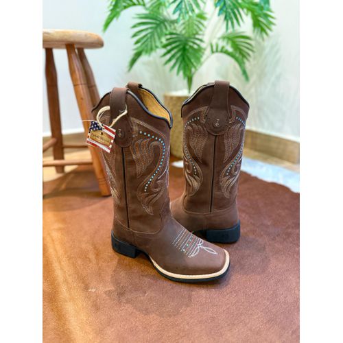 BOTA TEXANA EM COURO HORSE NESCAU BORDADO PONTILHA... - Botas Texanas Bruto