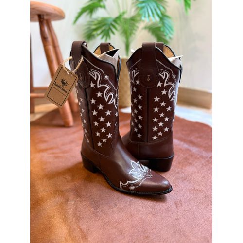 BOTA TEXANA EM COURO MARROM RECORTES BORDADO ESTRE... - Botas Texanas Bruto