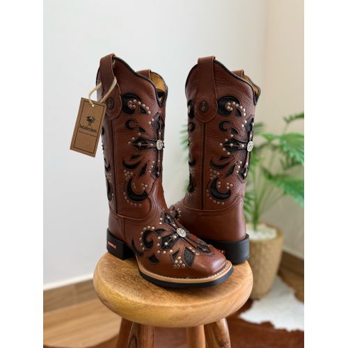 BOTA TEXANA EM COURO MUSTANG E LASER CRUZ + METAIS... - Botas Texanas Bruto