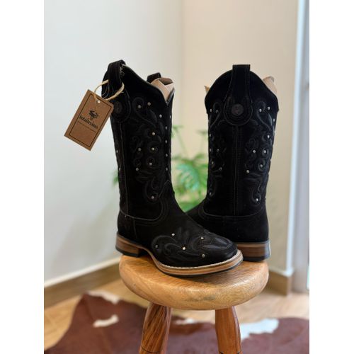 BOTA TEXANA EM COURO NOBUCK PRETO BORDADO ALL BLAC... - Botas Texanas Bruto
