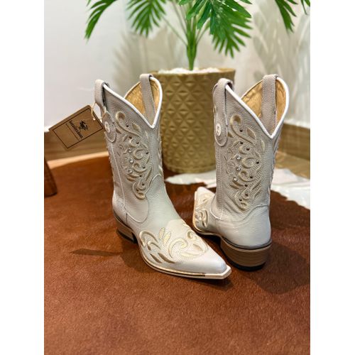 BOTA TEXANA EM COURO OFF WHITE BORDADO RAMOS BEGE ... - Botas Texanas Bruto