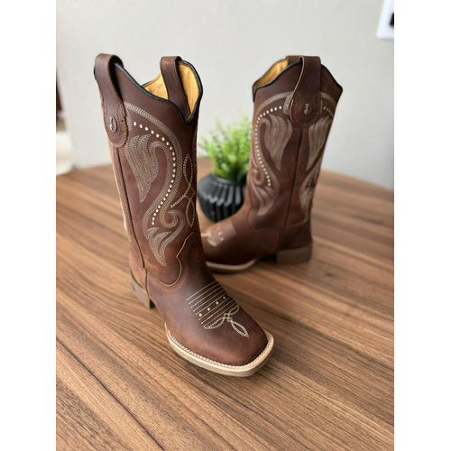 BOTA TEXANA EM COURO HORSE NESCAU BORDADO PONTILHA... - Botas Texanas Bruto