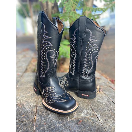 BOTA TEXANA EM COURO PRETO BORDADO PONTILHADO - BT... - Botas Texanas Bruto