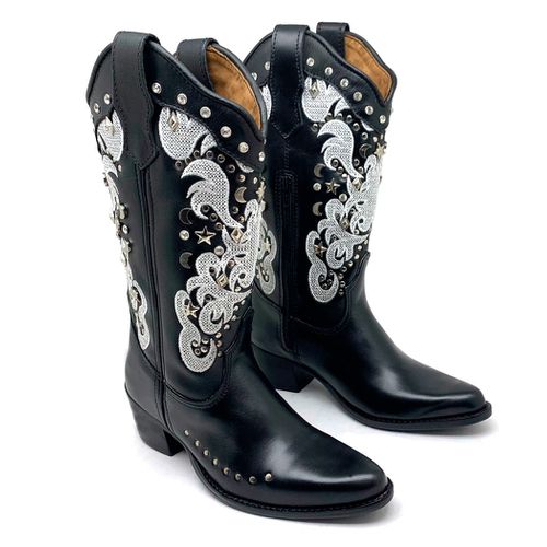 BOTA TEXANA EM COURO PRETO BORDADA E COM METAIS BI... - Botas Texanas Bruto
