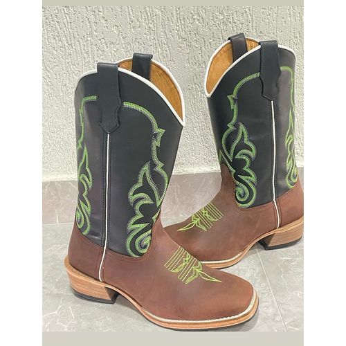 BOTA TEXANA EM COURO BORDADO VERDE SOLADO DE MADEI... - Botas Texanas Bruto