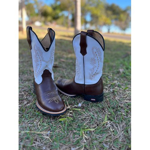 BOTA TEXANA EM COURO BRANCO SOLADO PRETO BICO REDO... - Botas Texanas Bruto