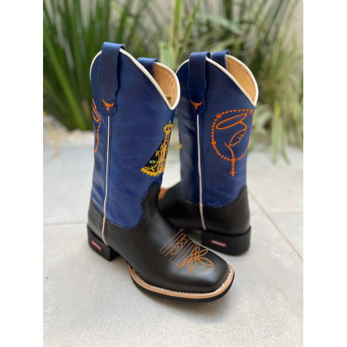 BOTA TEXANA EM COURO AZUL E PRETO BORDADO NOSSA SE... - Botas Texanas Bruto