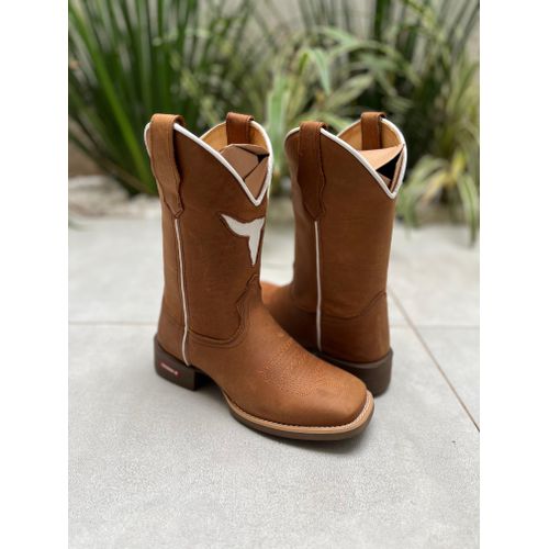 BOTA TEXANA EM COURO BORDADO TOURO BRANCO E SOLADO... - Botas Texanas Bruto