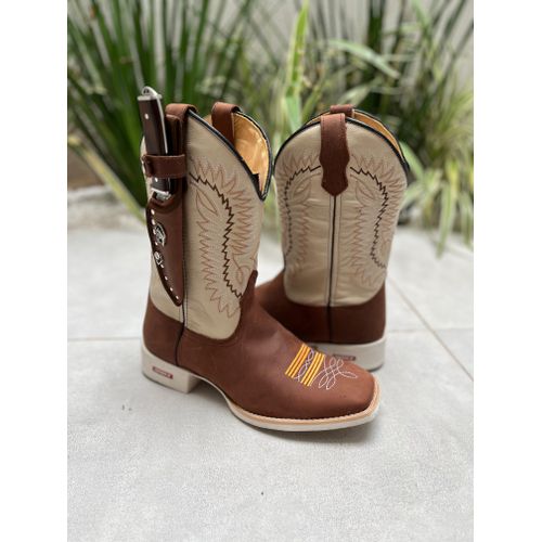KIT TEXANA EM COURO MARROM E OFF + BAINHA + FACA E... - Botas Texanas Bruto