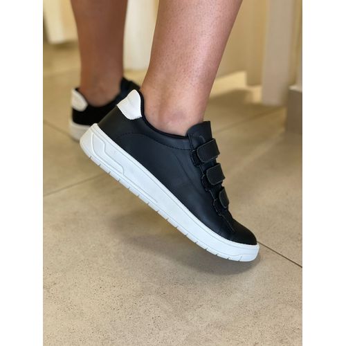 Tênis couro preto de velcro Donna Clô - Donna Clô