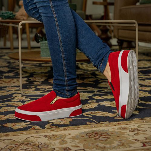 Slip On Feminino em Camurça Vermelho Sol... - GuGi